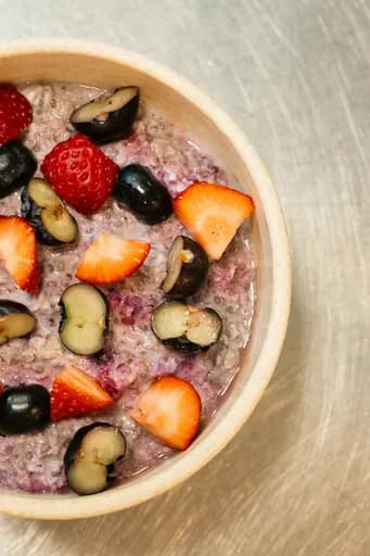 Breakfast bowl with fresh fruit and granola